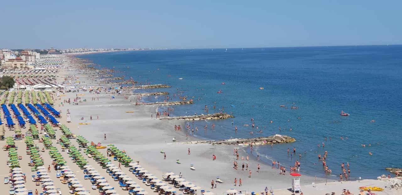 Sul Mare... Daire Misano Adriatico Dış mekan fotoğraf