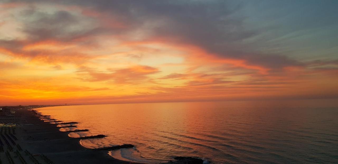 Sul Mare... Daire Misano Adriatico Dış mekan fotoğraf